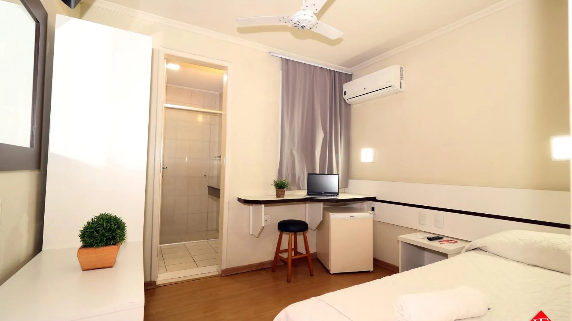 ***  Hotel Elevado Porto Alegre Brazil